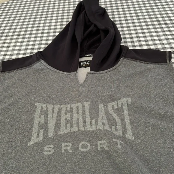 Everlast sleeveless hoodie. Size 3XL - Picture 3 of 3